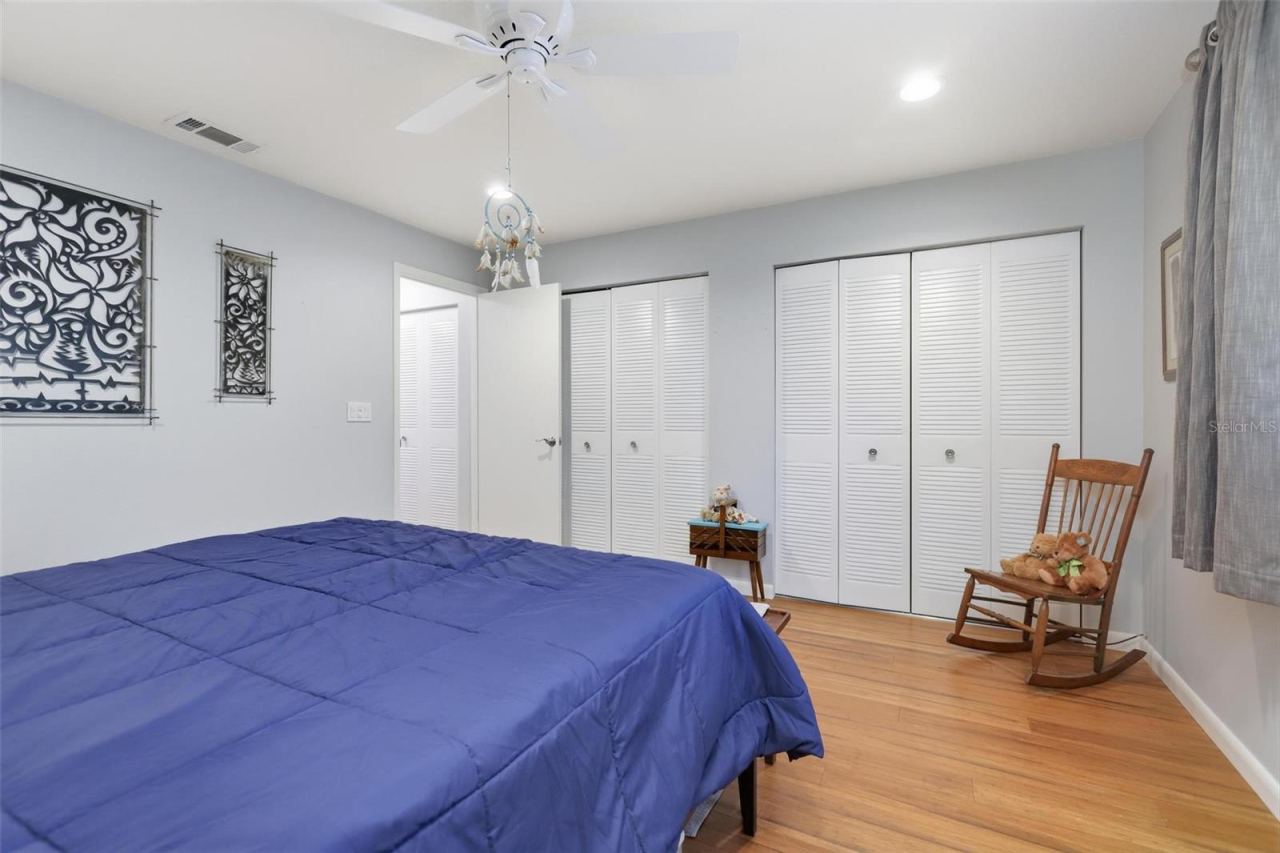 Photo 17 of 20: Primary Bedroom
