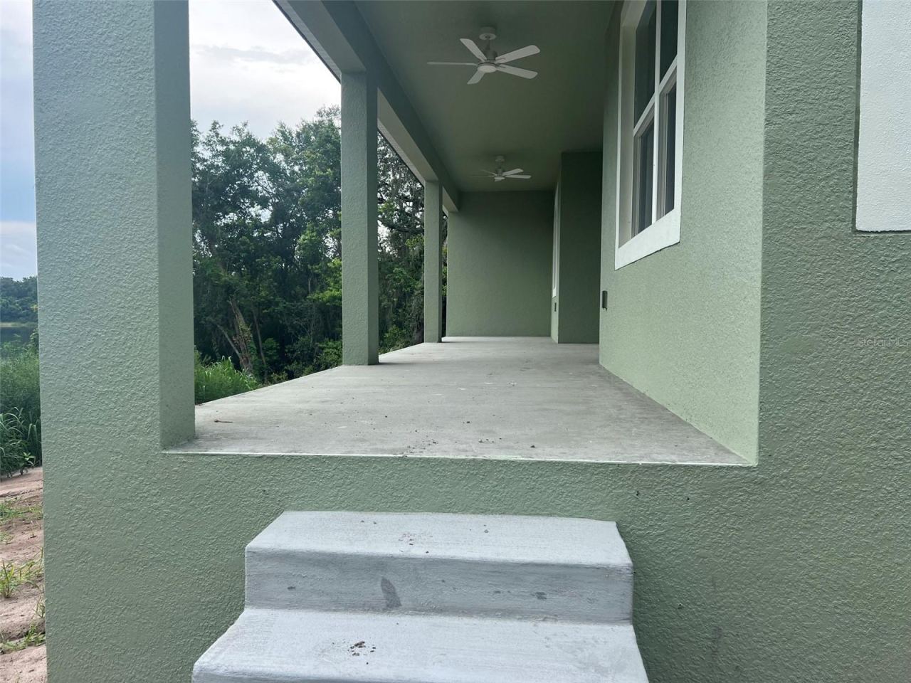 Photo 11 of 11: Back porch