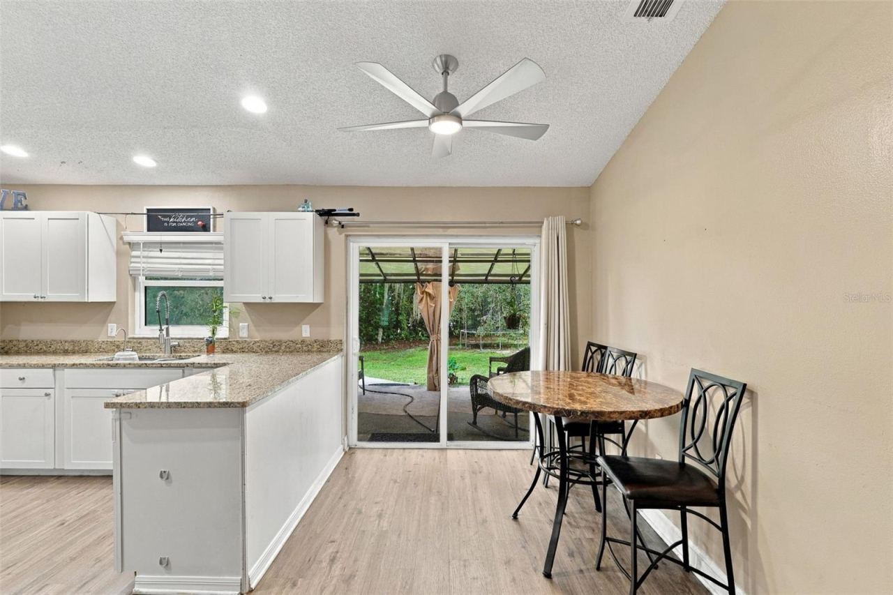 Photo 6 of 20: Kiten and breakfast bar with room for a dinette .