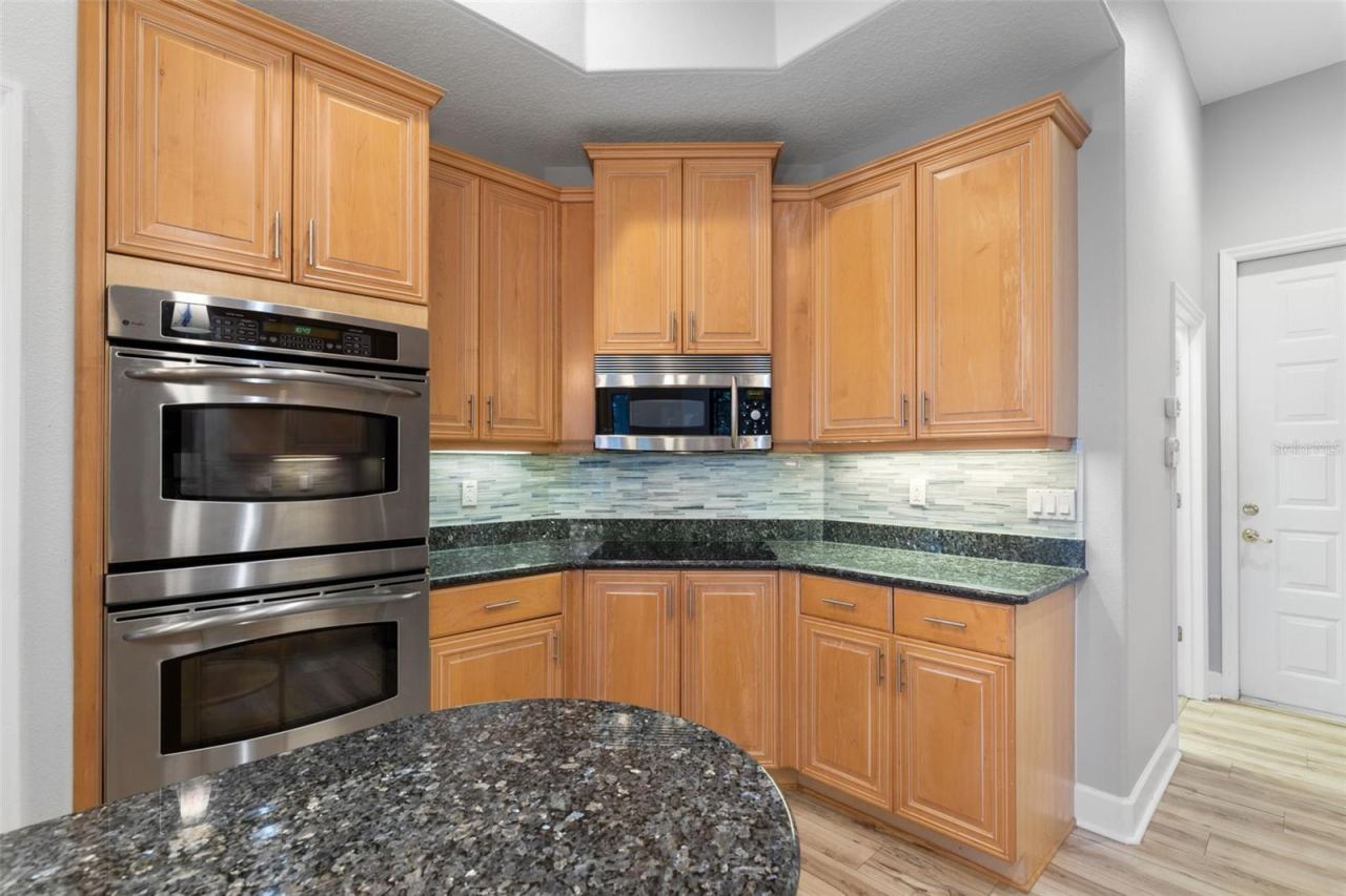 Photo 20 of 20: Double Ovens
