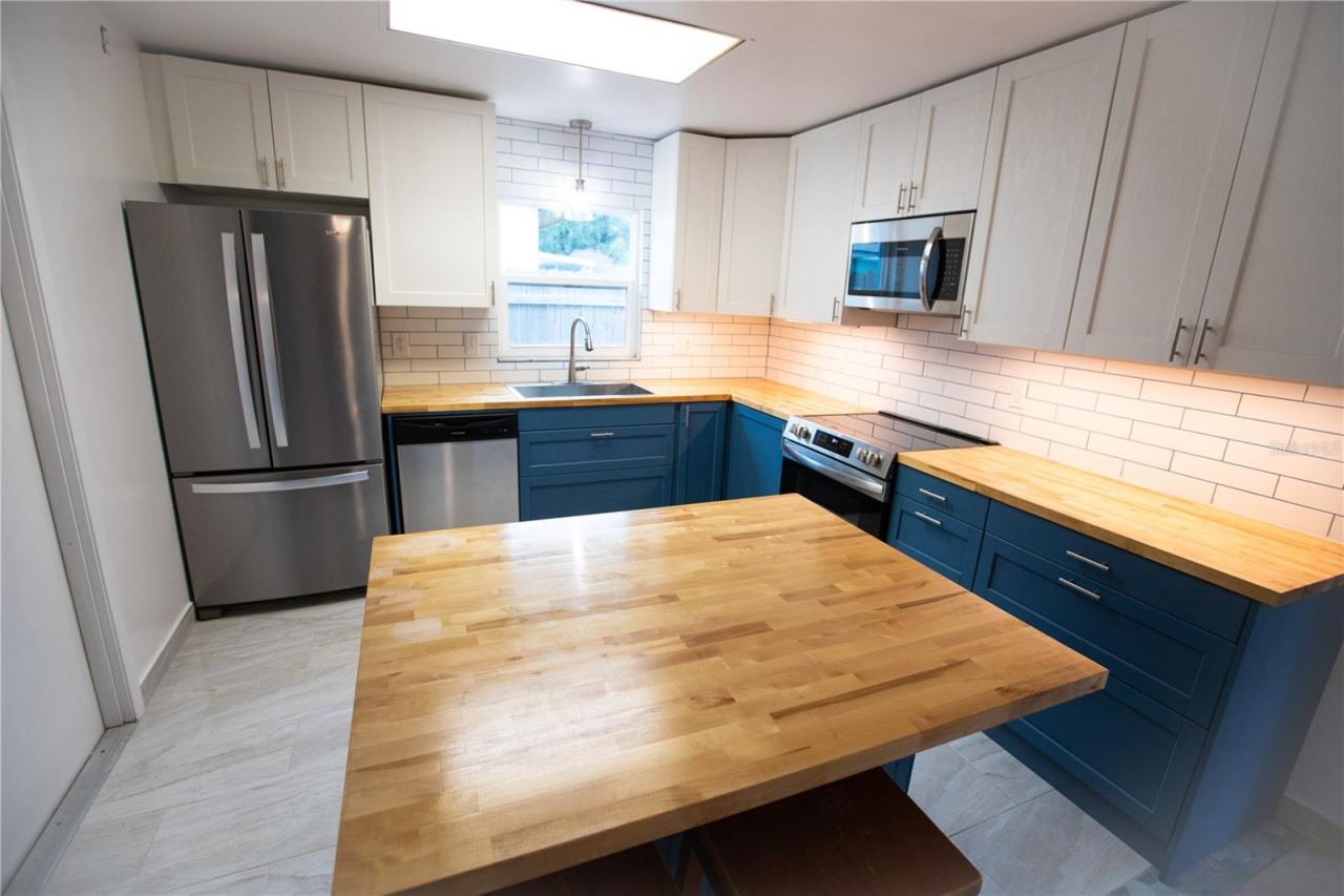 Photo 5 of 20: Kitchen
