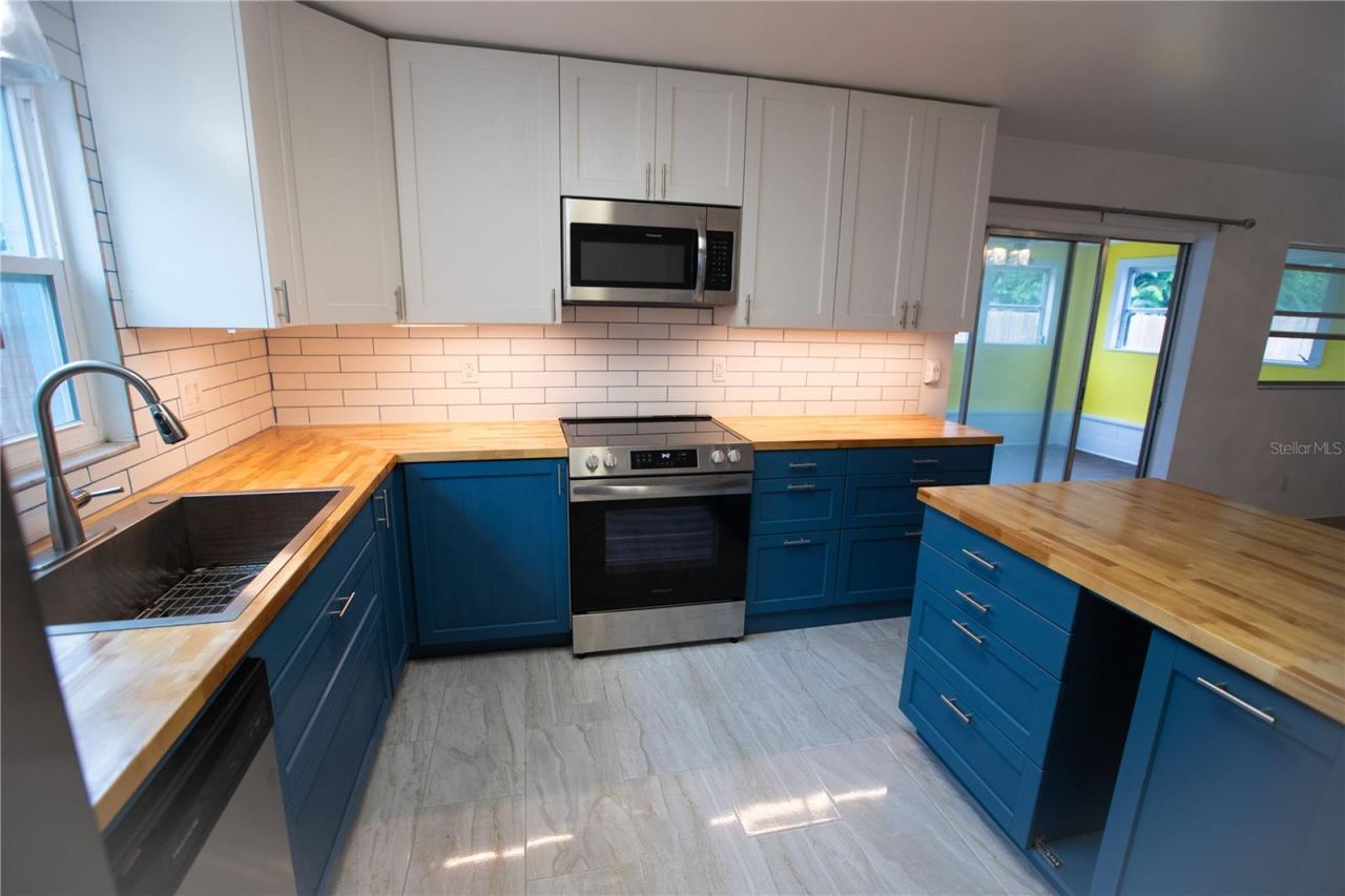 Photo 9 of 20: Kitchen