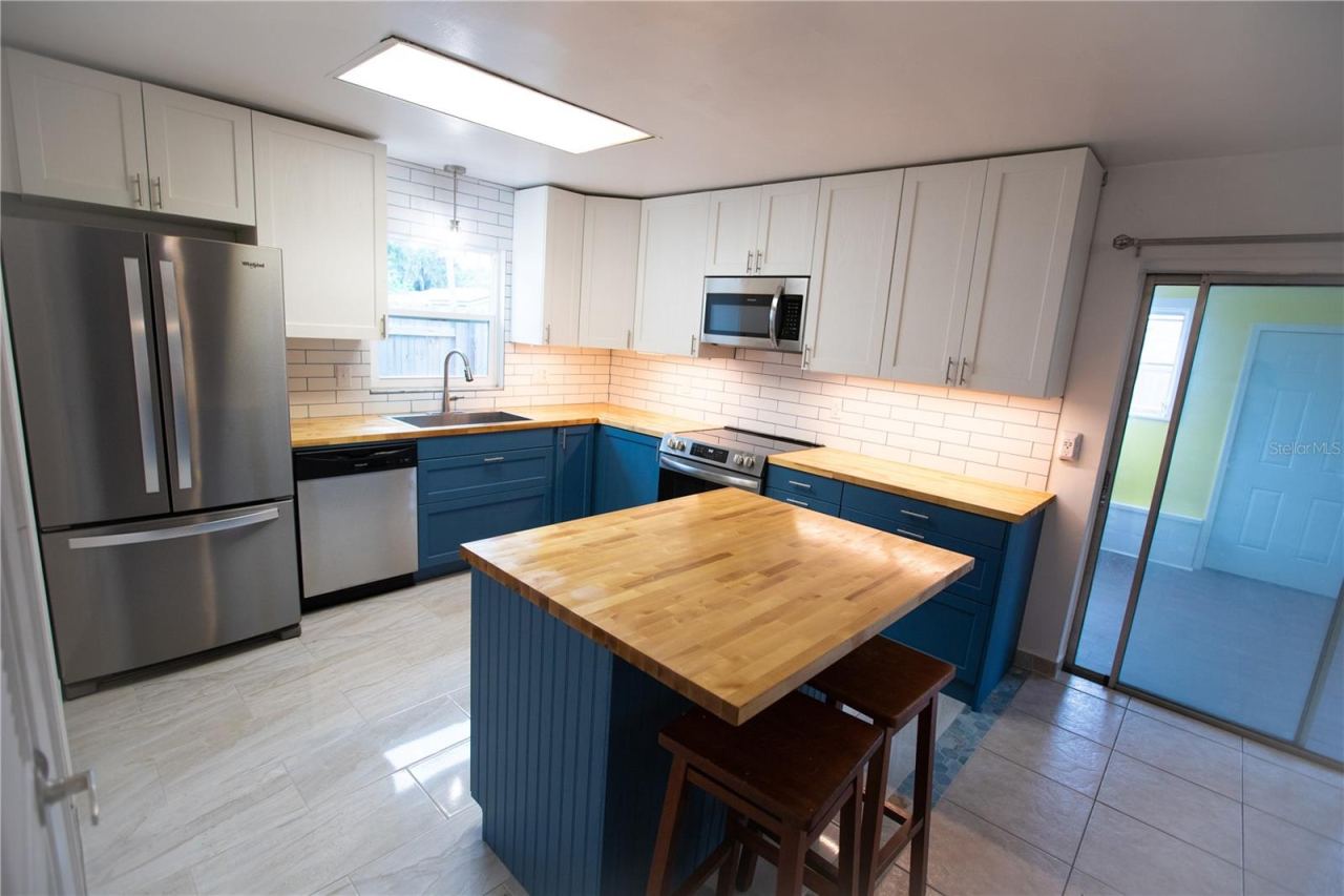 Photo 7 of 20: Kitchen