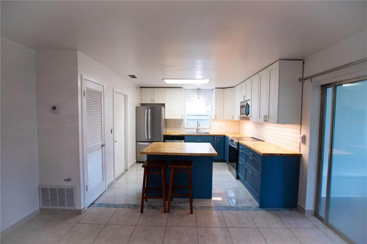 Photo 8 of 20: Kitchen