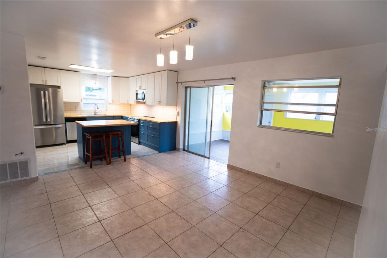 Photo 10 of 20: Kitchen and Dining
