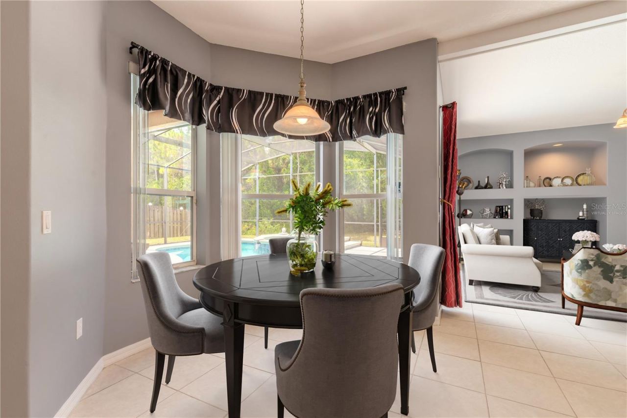 Photo 12 of 20: Breakfast Nook Virtually Staged
