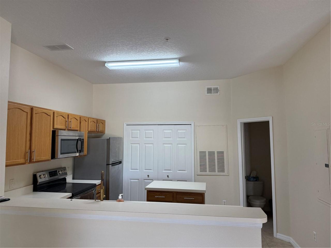 Photo 7 of 16: Counter space for serving or eating