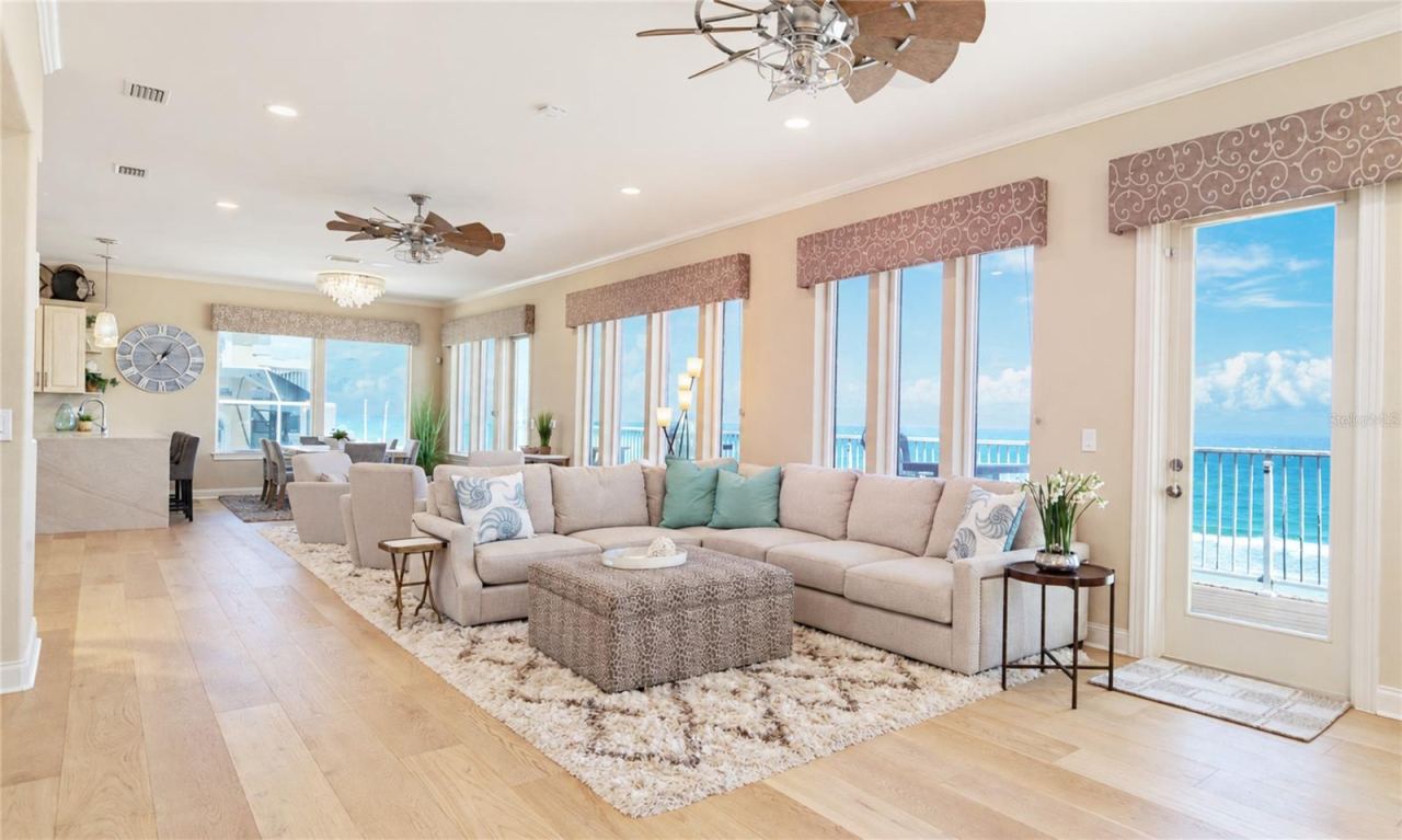 Photo 7 of 20: Living & Entertaining Spaces
