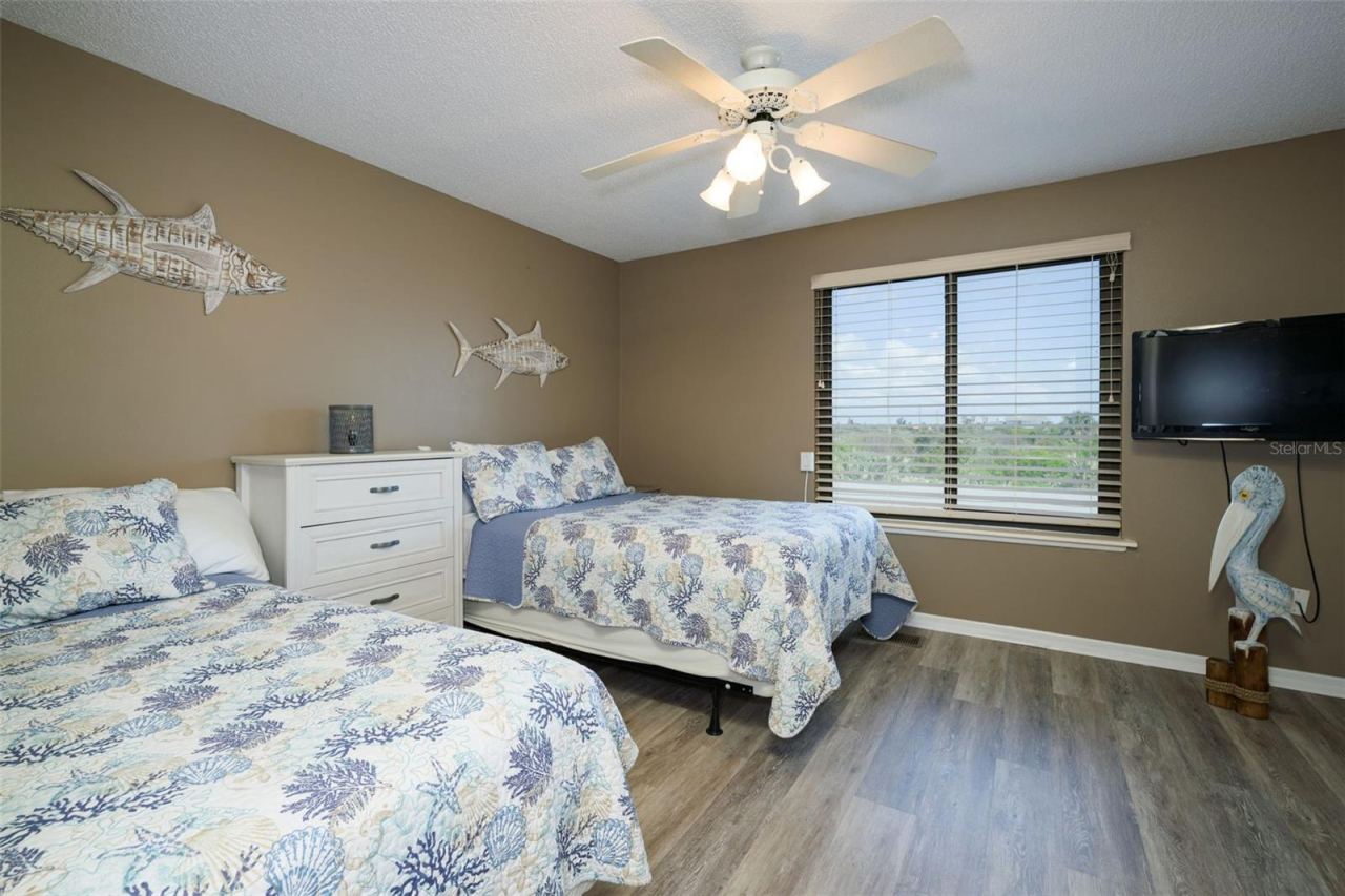 Photo 16 of 20: Walk upstairs to bedroom #2