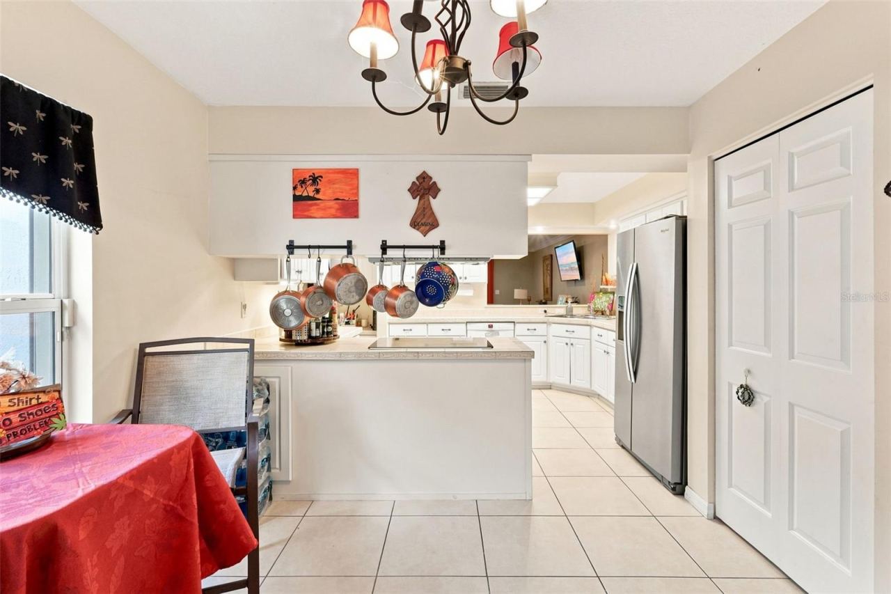 Photo 13 of 20: Eat-In Area of Kitchen