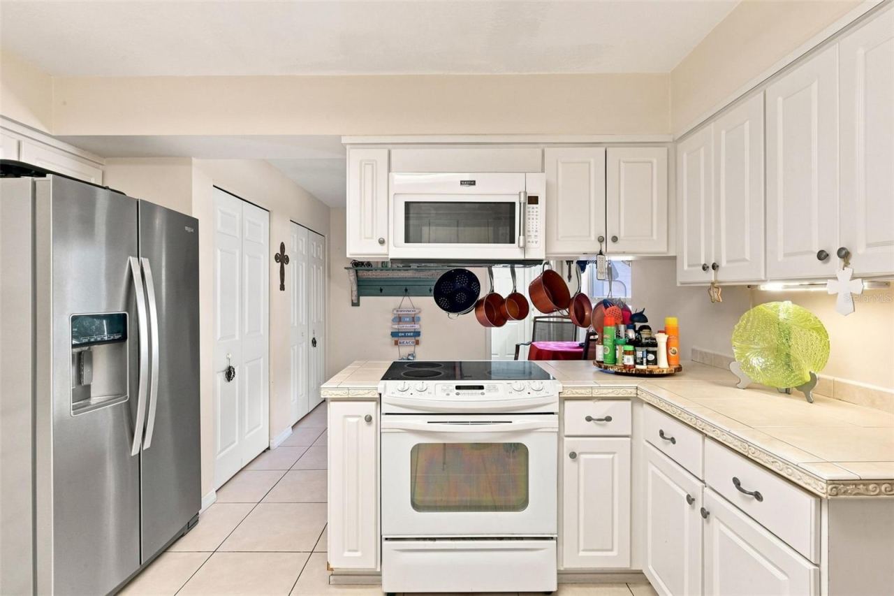 Photo 11 of 20: Kitchen