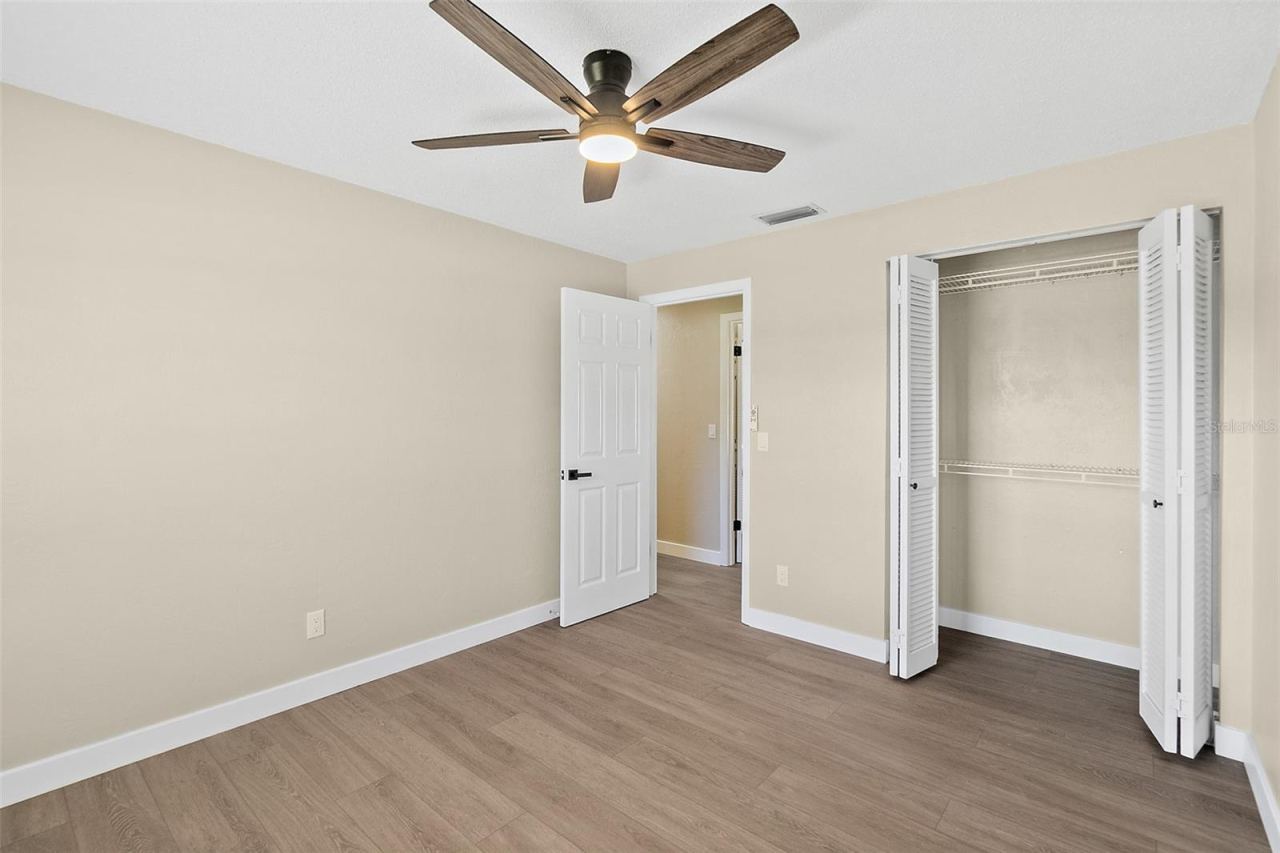 Photo 18 of 20