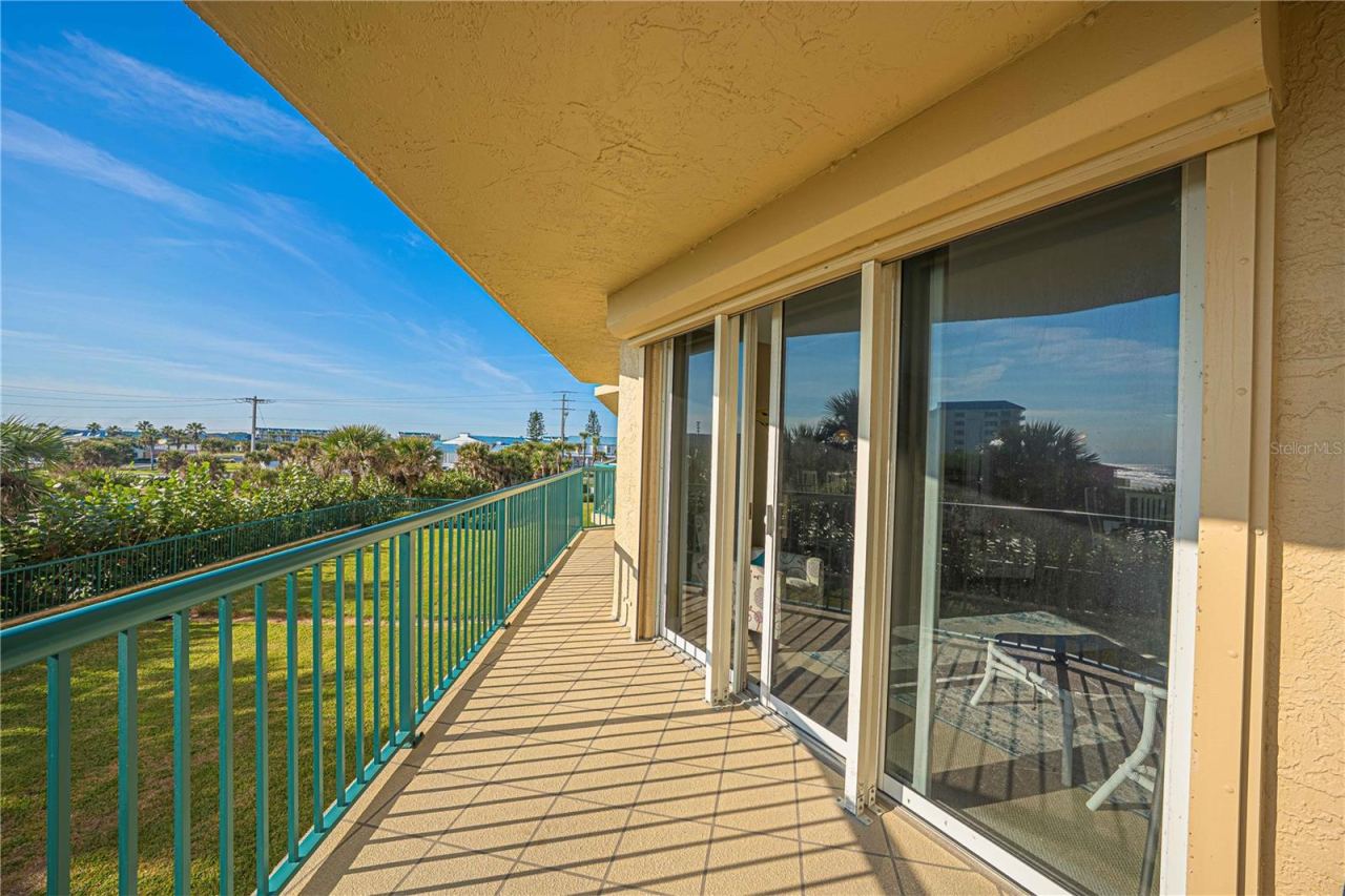 Photo 9 of 20: Balcony Access