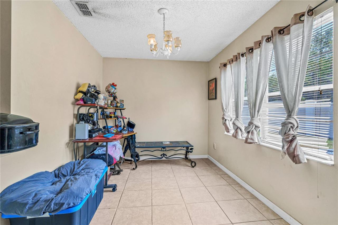 Photo 14 of 20