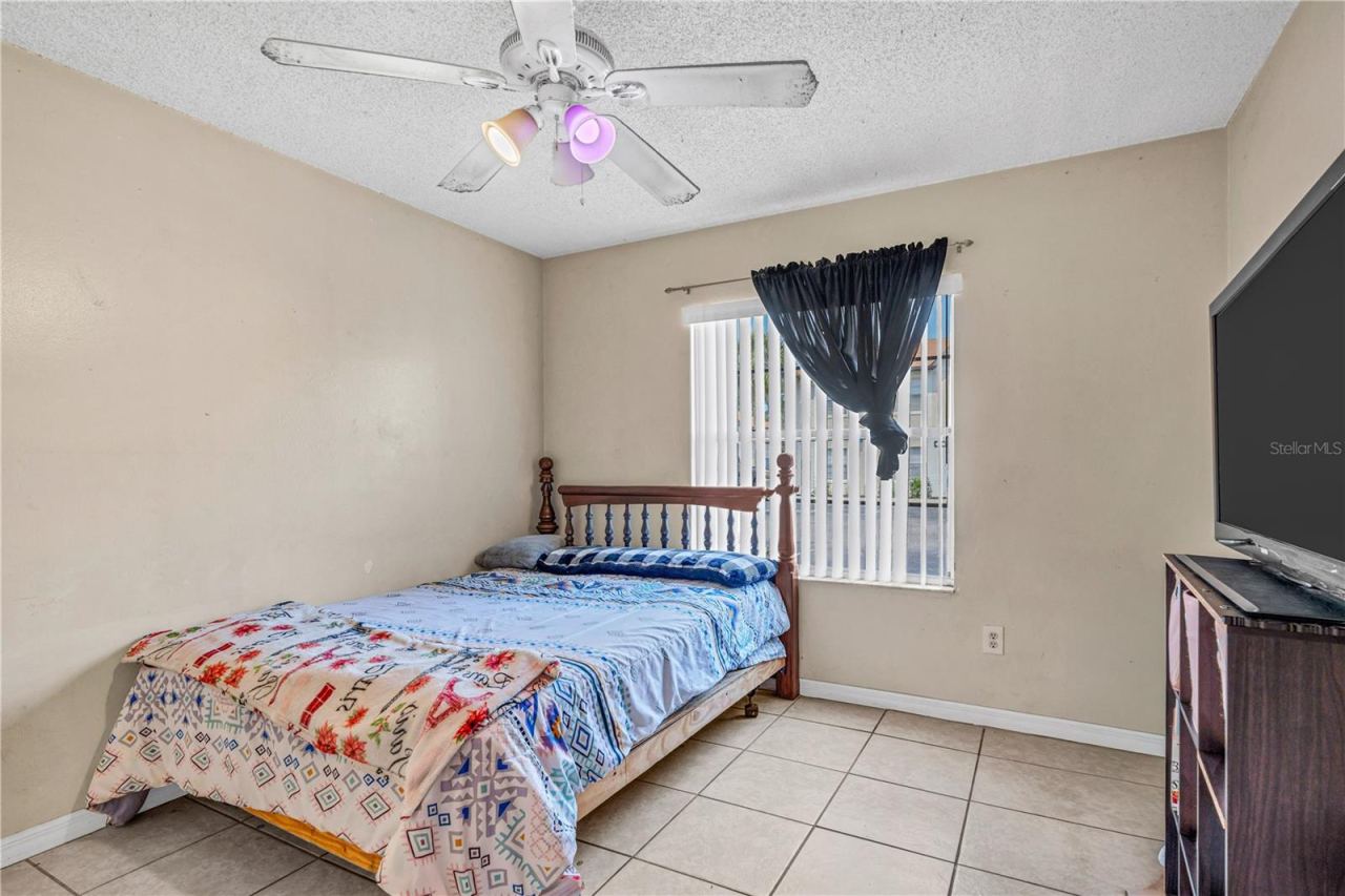 Photo 18 of 20
