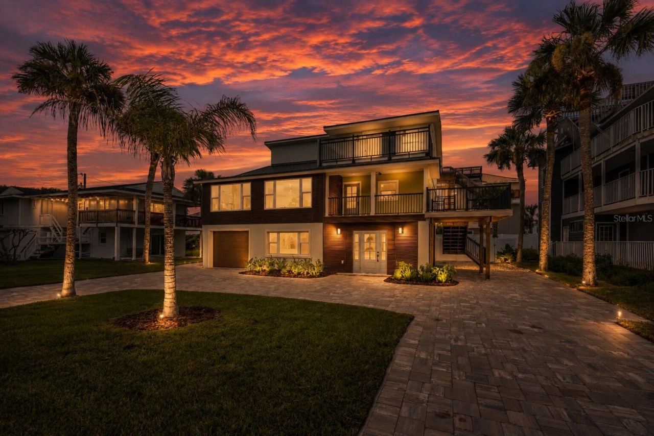 Photo 2 of 20: Twilight View of 830 Eel Ave