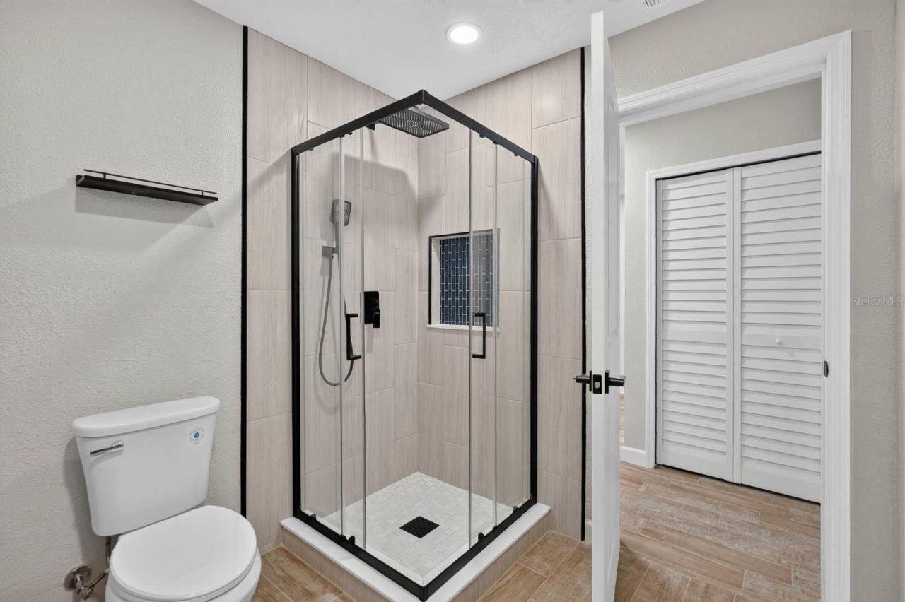 Photo 18 of 20: Bathroom 2