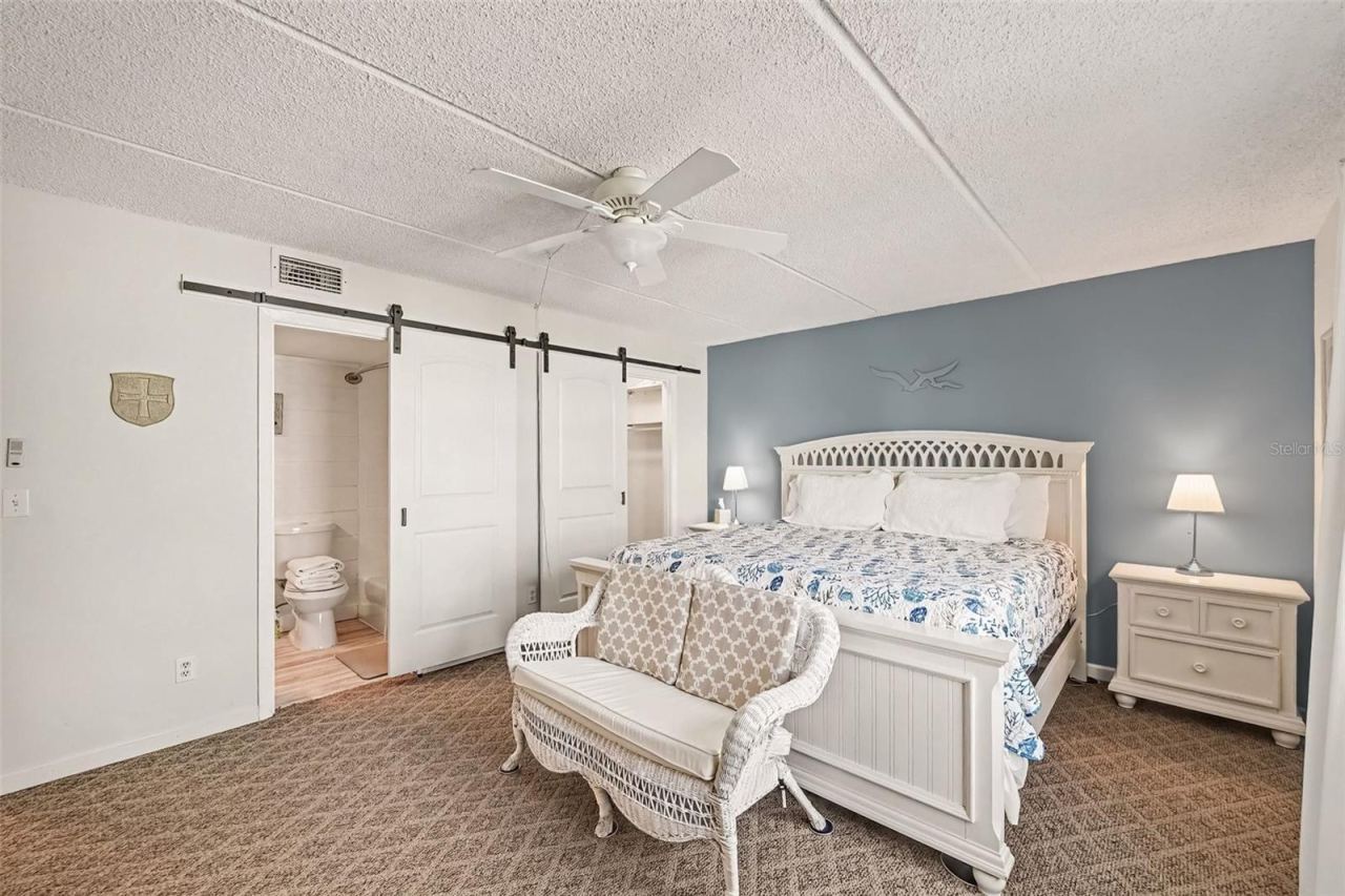 Photo 10 of 20: Primary Bedroom