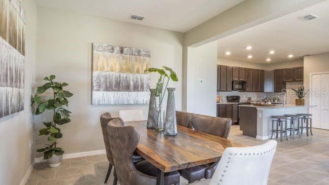 Photo 4 of 20: Model home - actual features may vary.