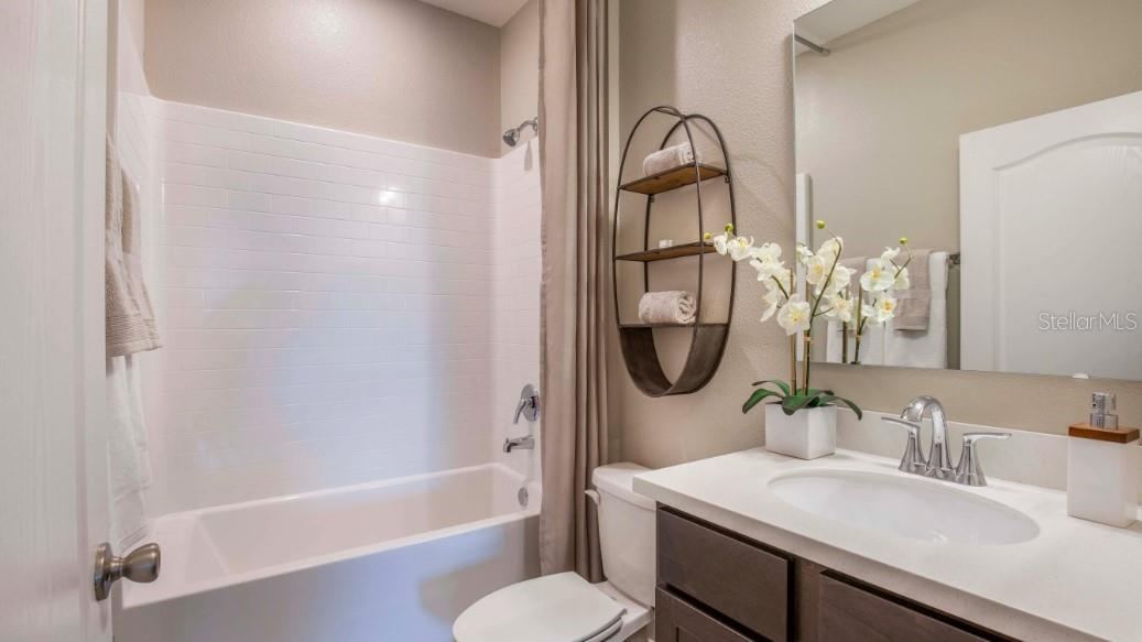 Photo 13 of 20: Model home - actual features may vary.