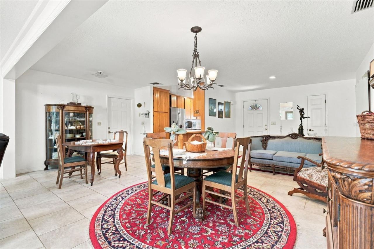 Photo 11 of 20: DINING AREA