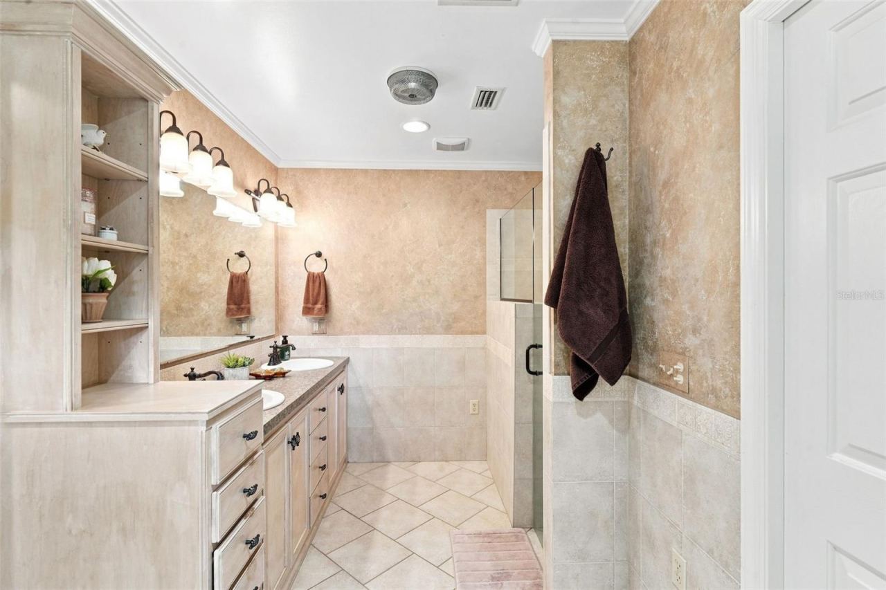 Photo 18 of 20: PRIMARY BATHROOM
