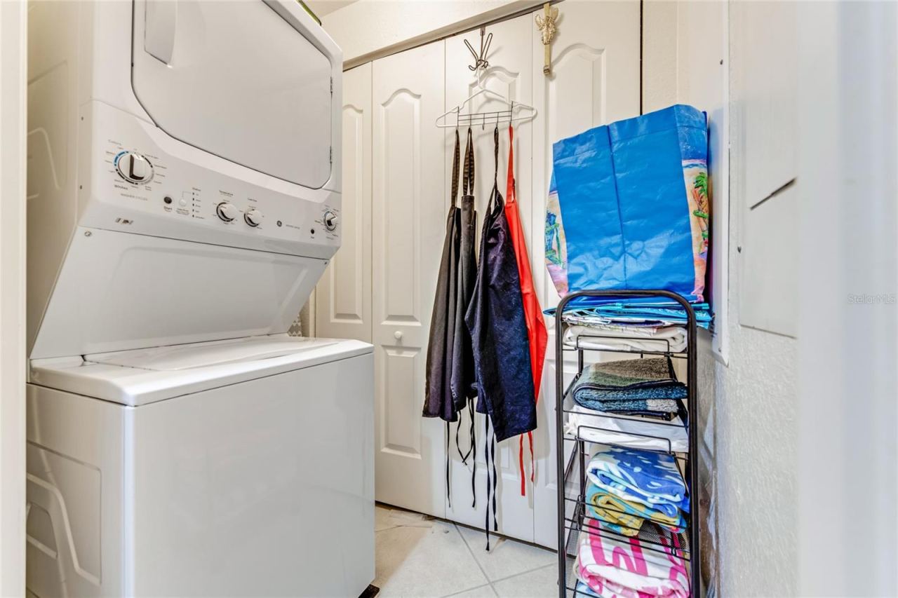 Photo 11 of 20: In unit laundry