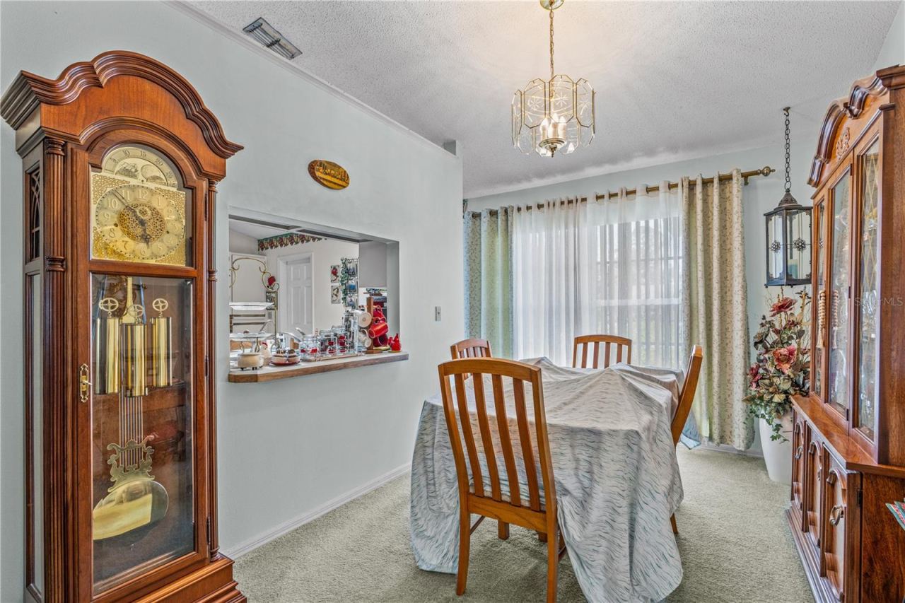 Photo 7 of 20: Dining room