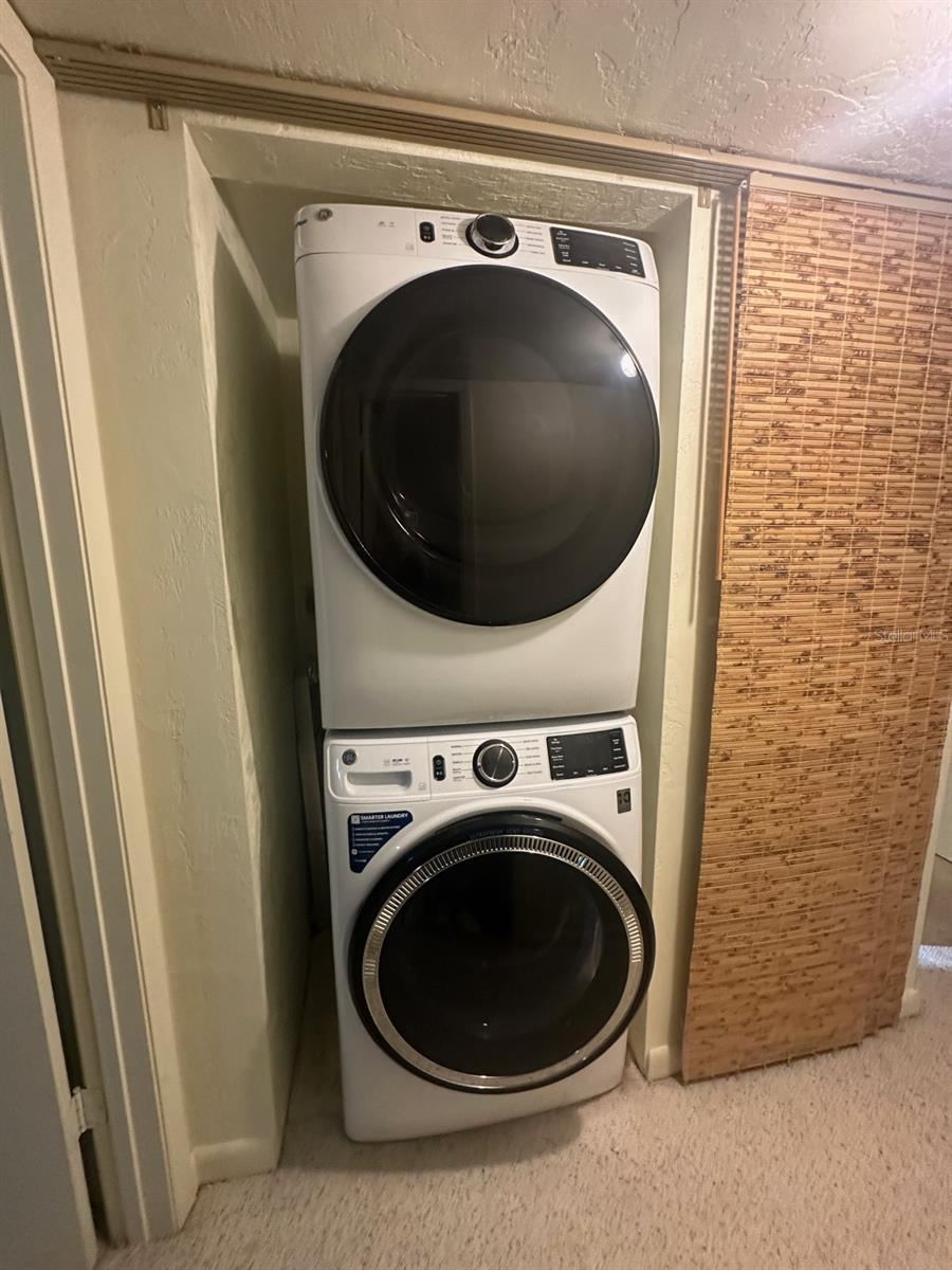 Photo 7 of 11: LAUNDRY