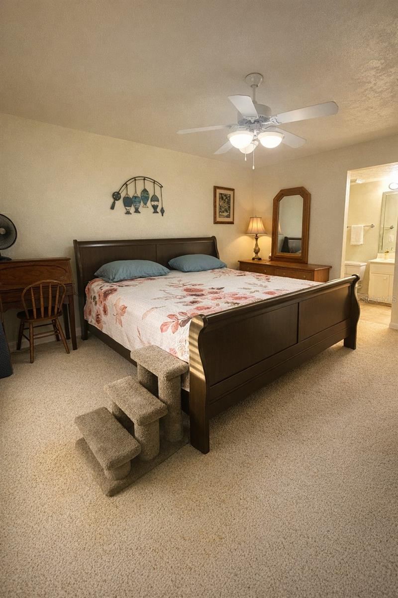 Photo 5 of 11: PRIMARY BEDROOM