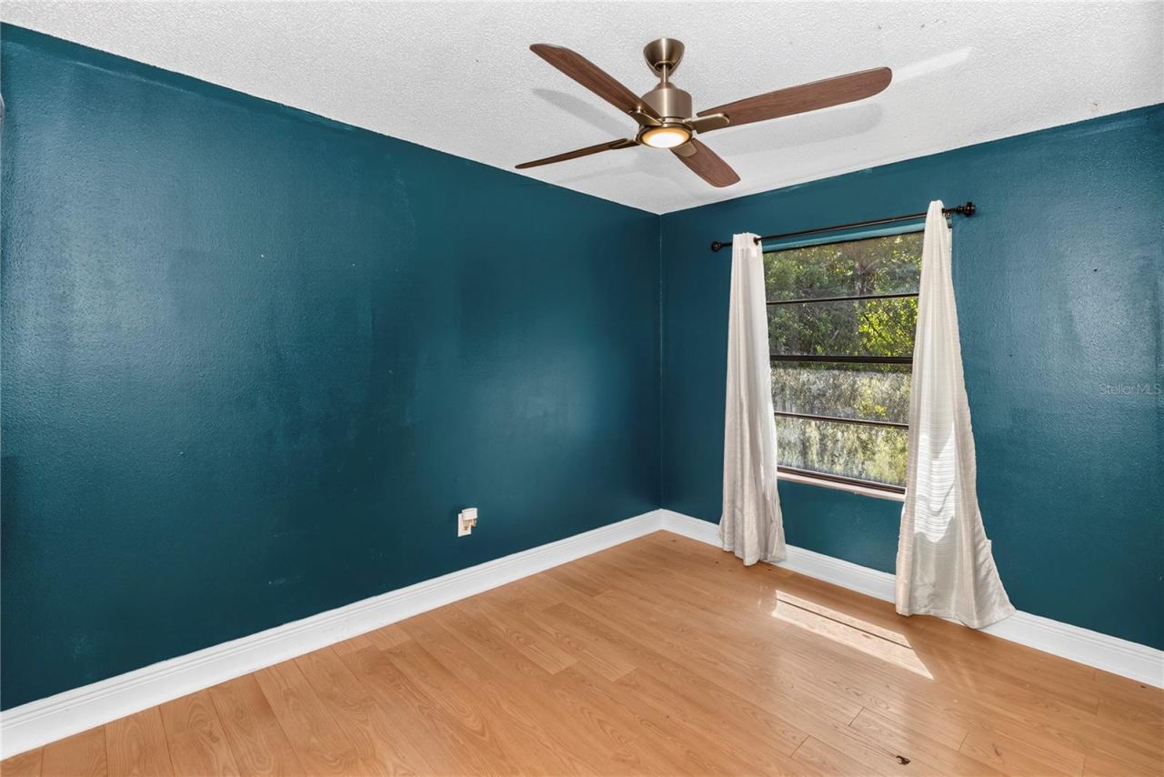 Photo 18 of 20