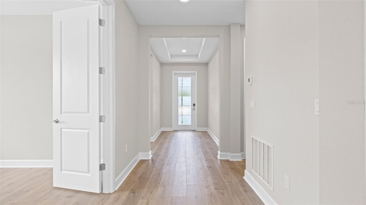 Photo 2 of 20: Foyer