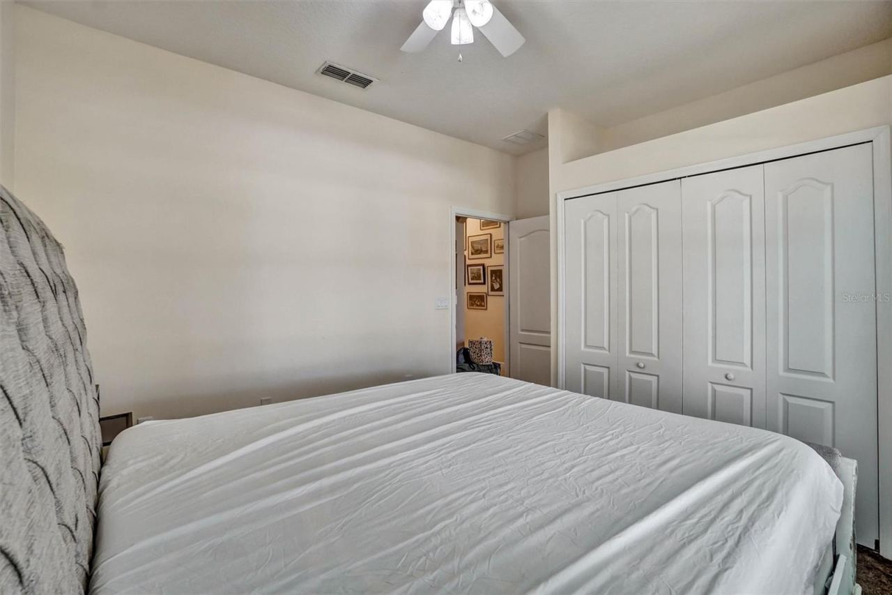 Photo 17 of 20: Bedroom with Closet