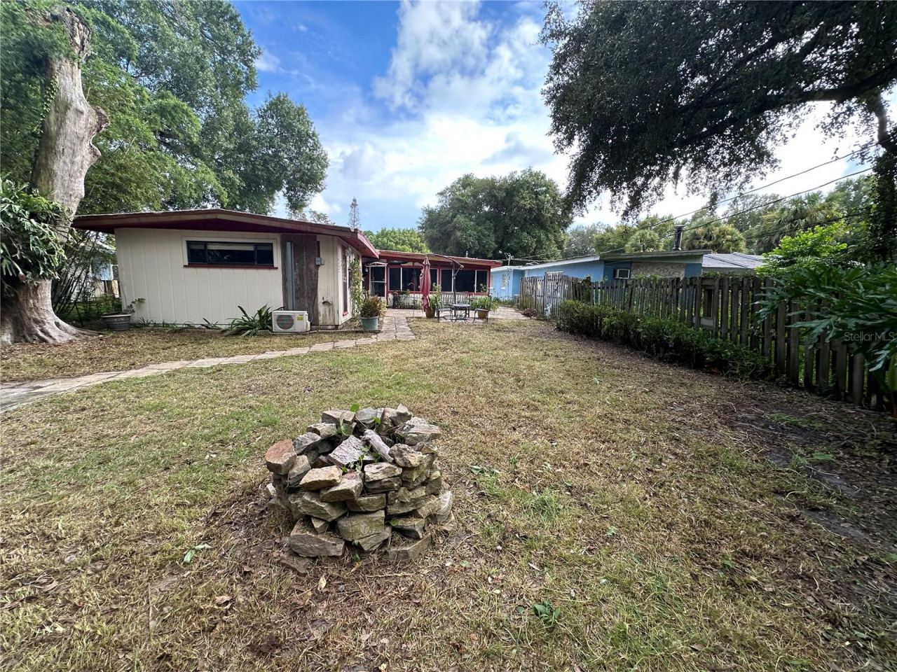 Photo 8 of 20