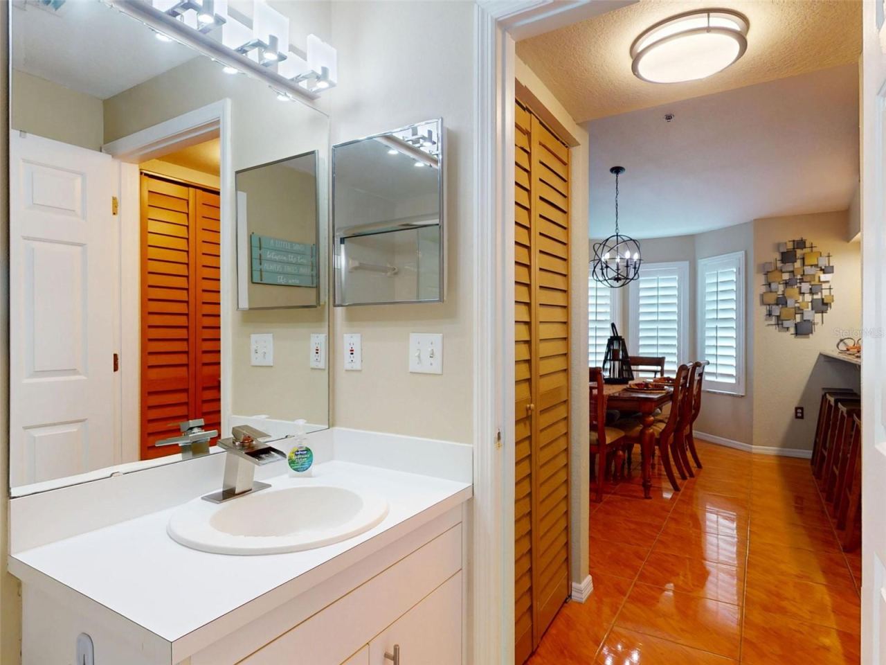 Photo 20 of 20: Guest Bathroom