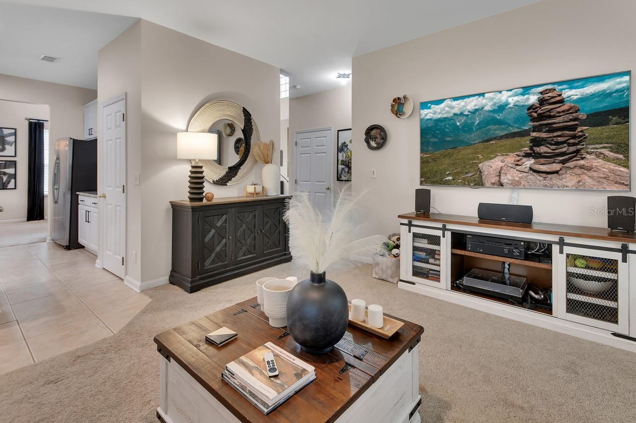 Photo 10 of 20: Family Room