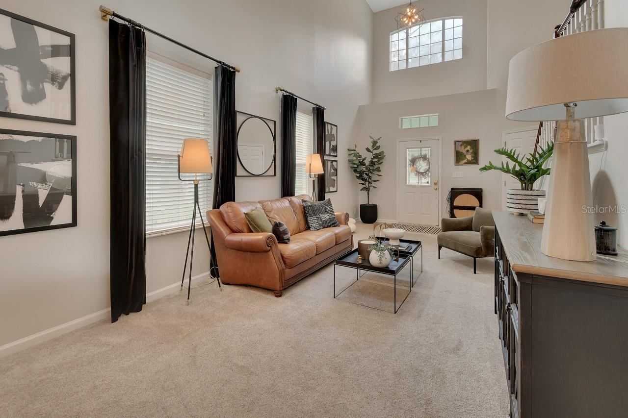 Photo 6 of 20: Living Room