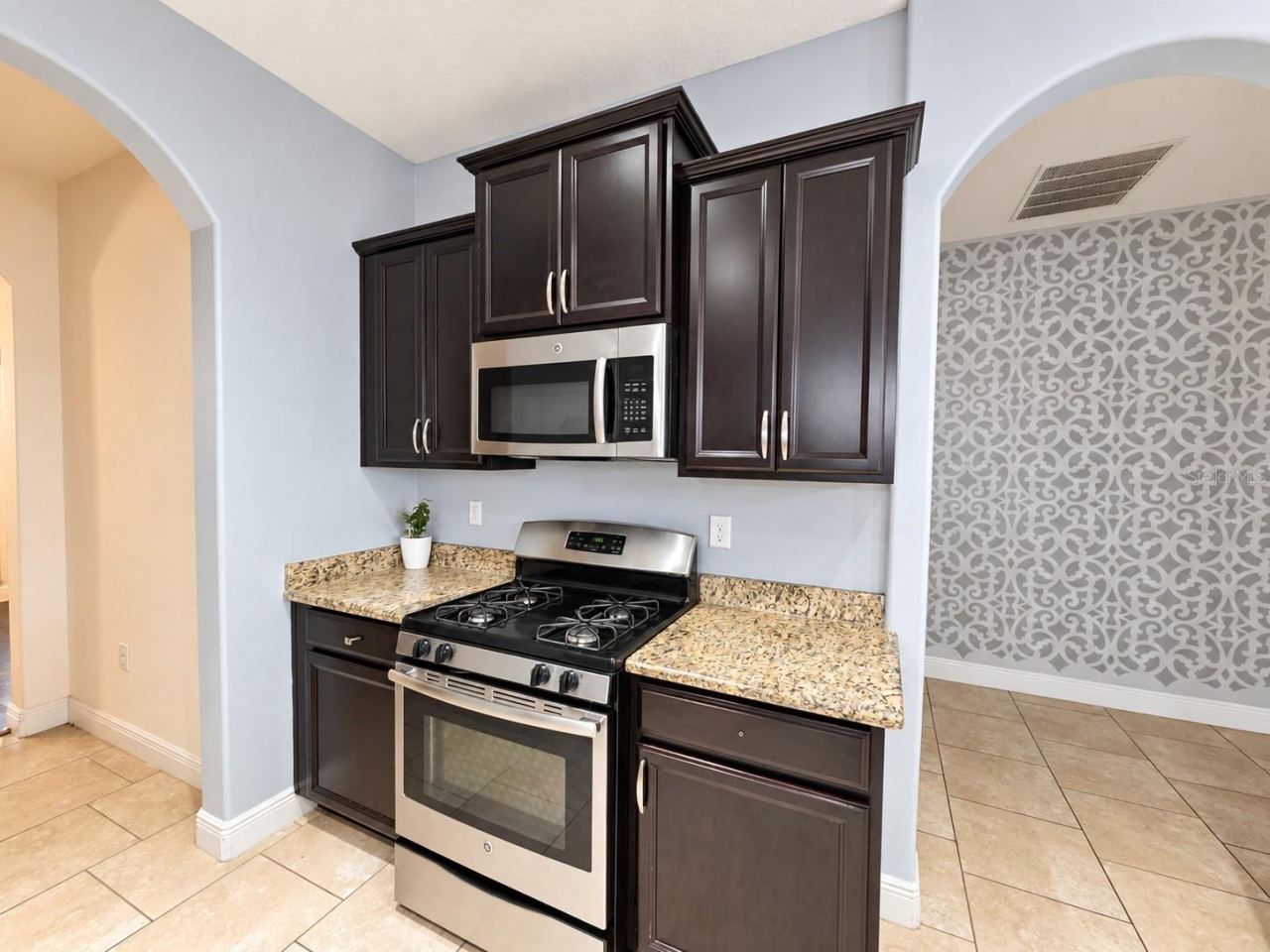 Photo 9 of 20: Kitchen