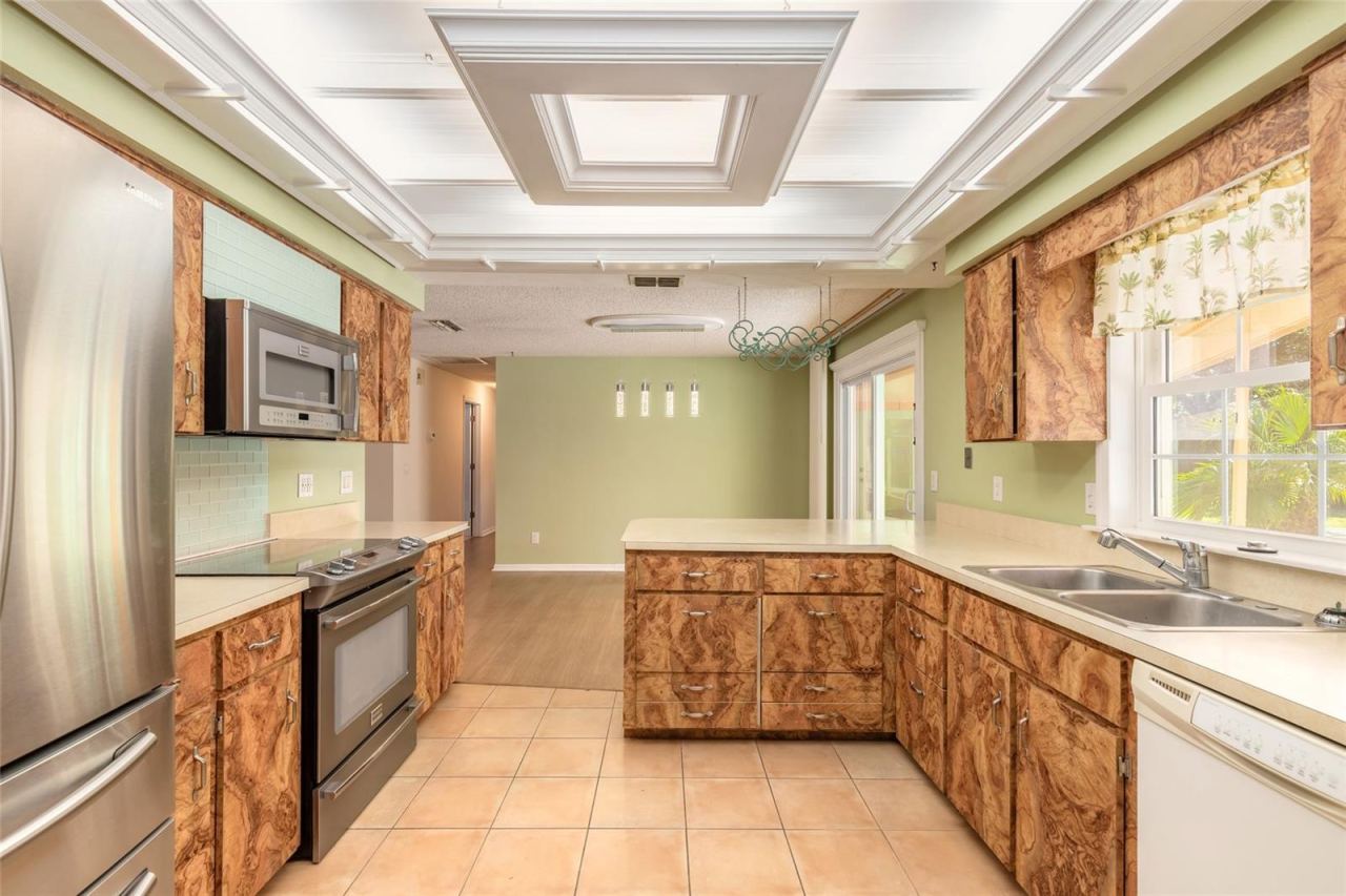 Photo 11 of 20: Kitchen