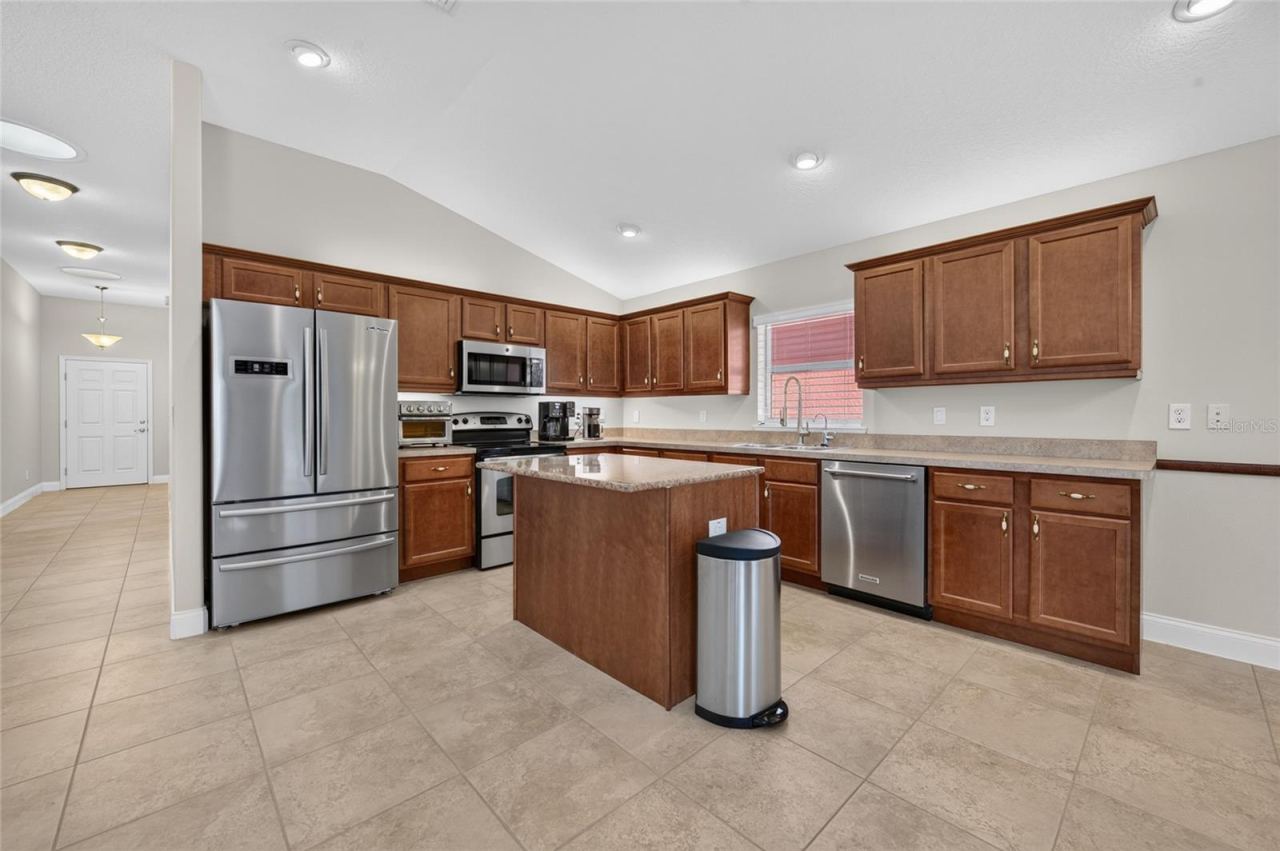 Photo 11 of 20