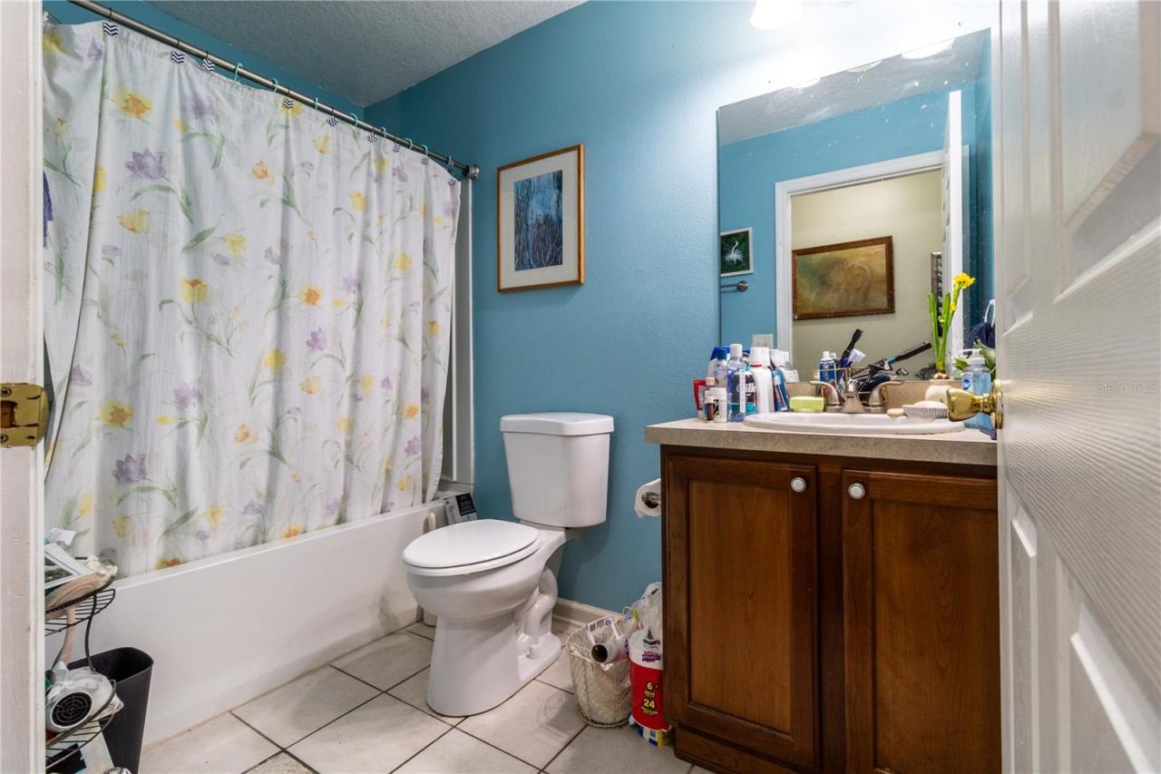 Photo 9 of 18: Bathroom 2