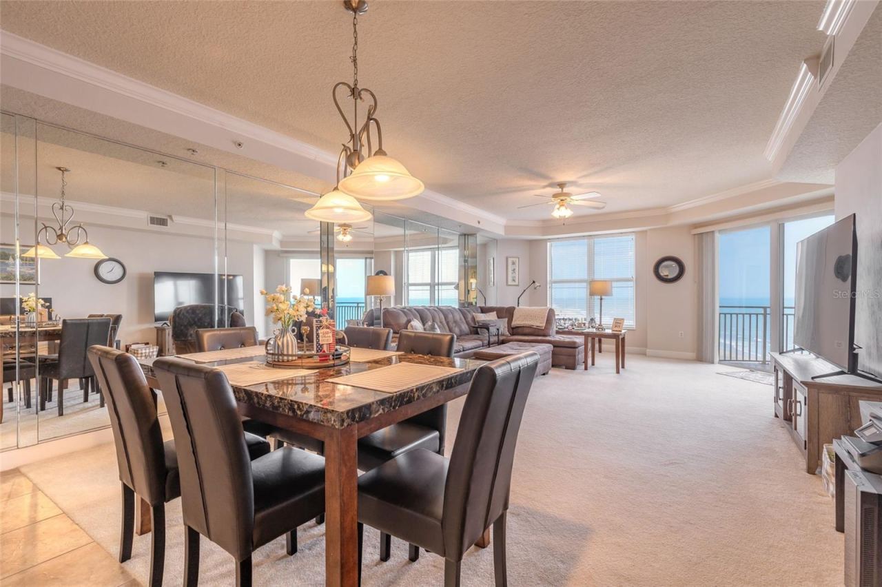 Photo 10 of 20: Dining Room
