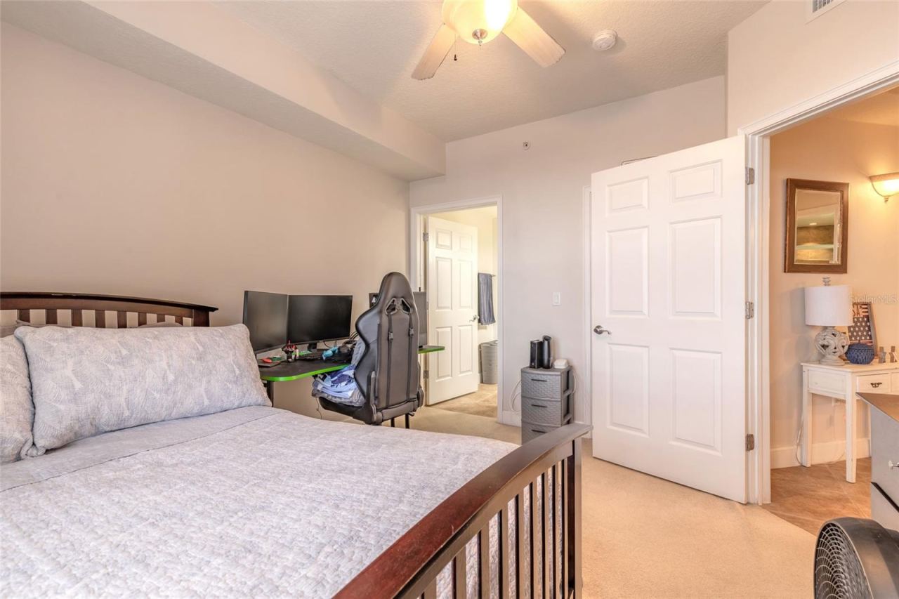 Photo 7 of 20: Bedroom 3