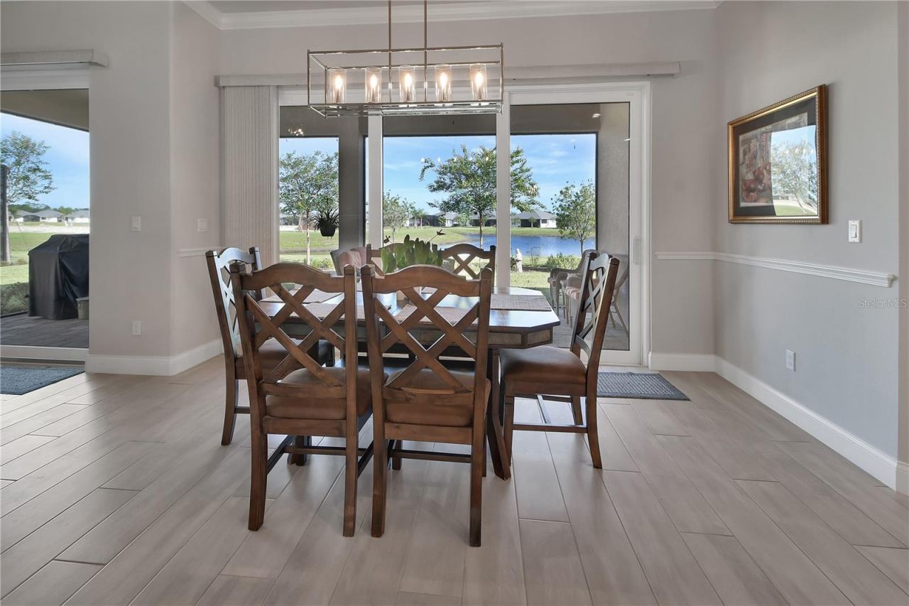 Photo 10 of 20: Dining Room