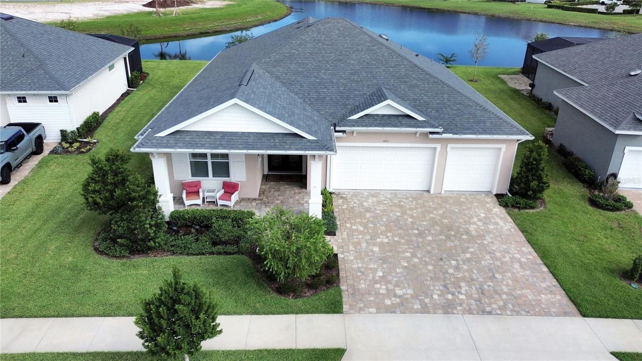 Photo 1 of 20: 1011 Megano Blvd Deland
