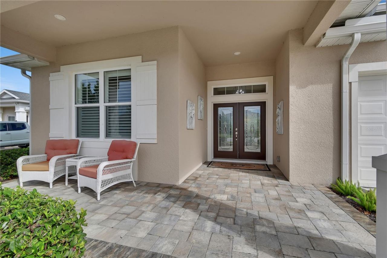 Photo 3 of 20: Large front porch