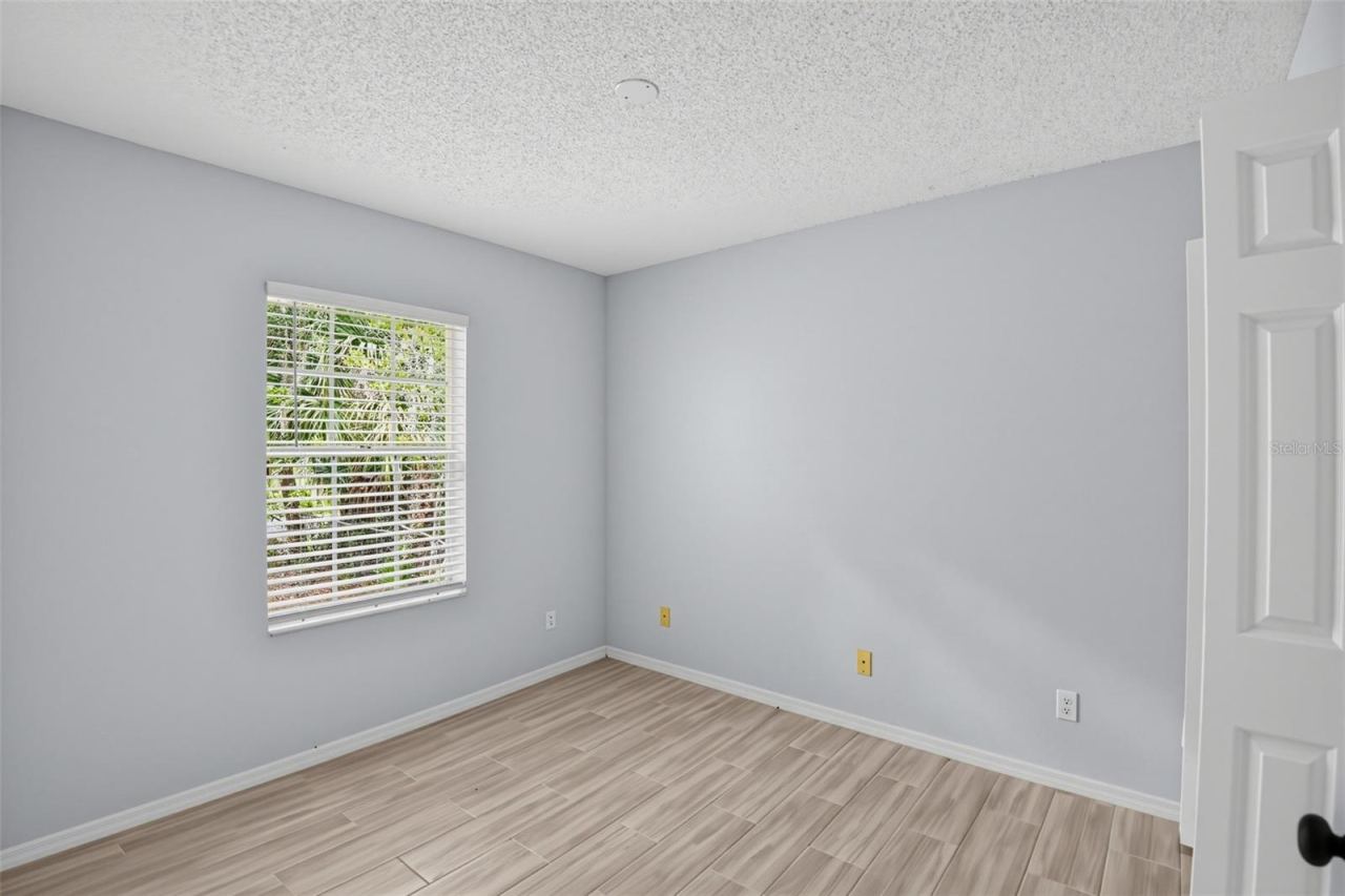 Photo 14 of 20