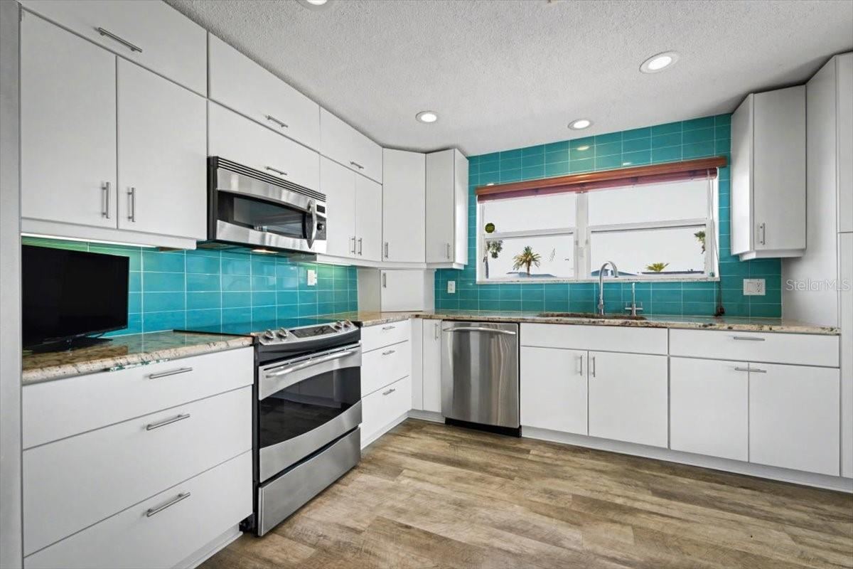 Photo 7 of 20: Kitchen
