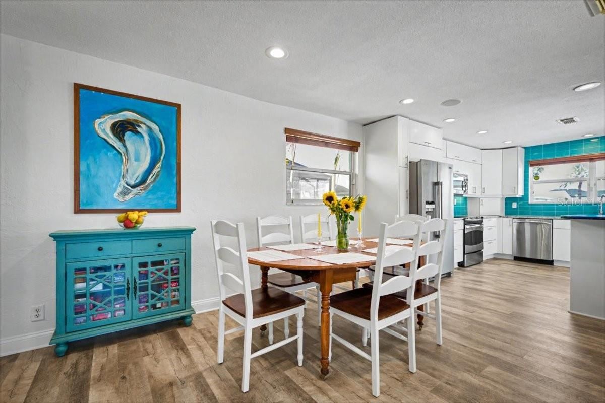 Photo 15 of 20: Dining Area