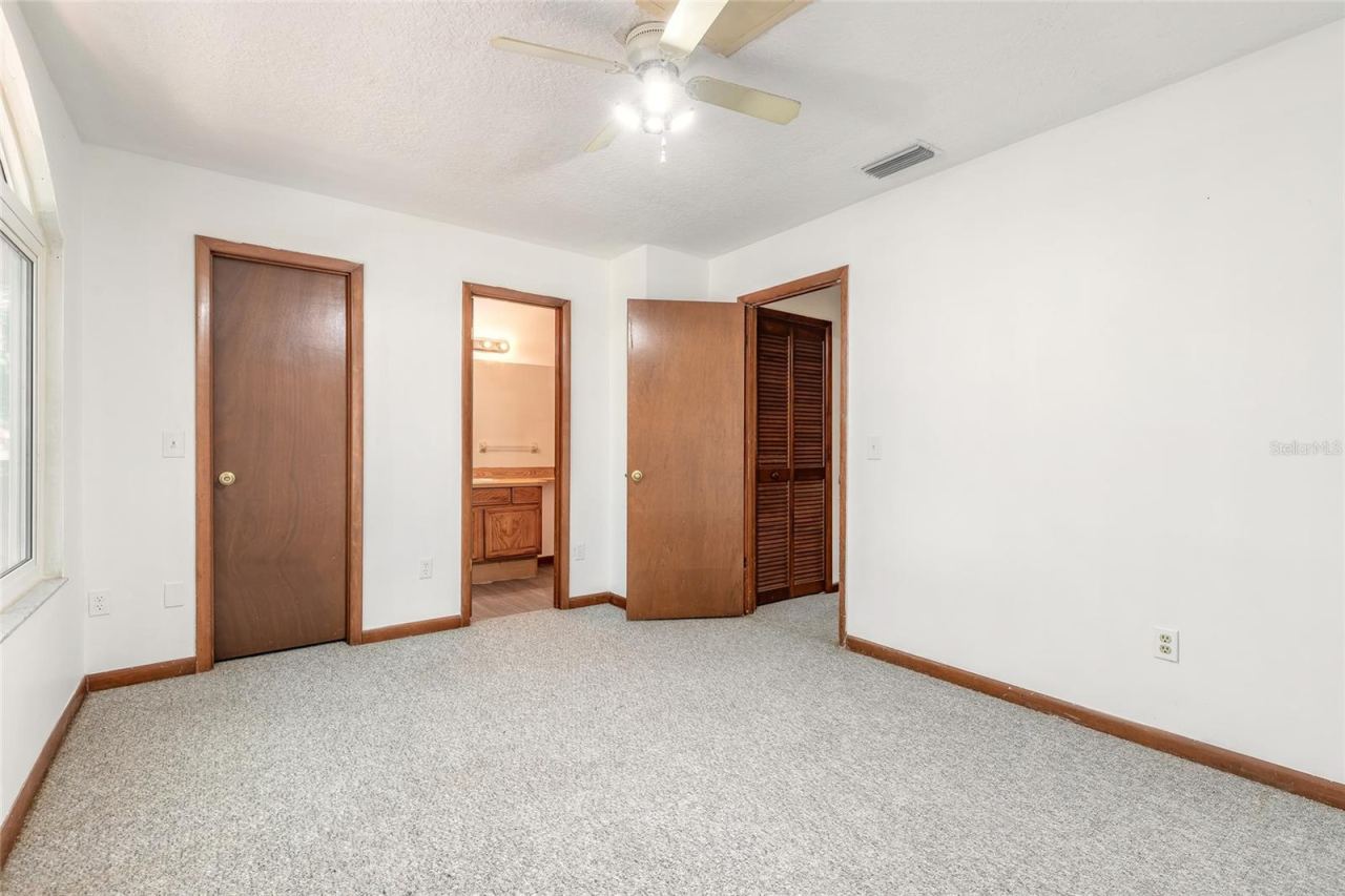 Photo 18 of 20